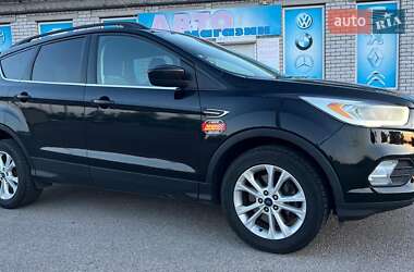 Внедорожник / Кроссовер Ford Escape 2016 в 
