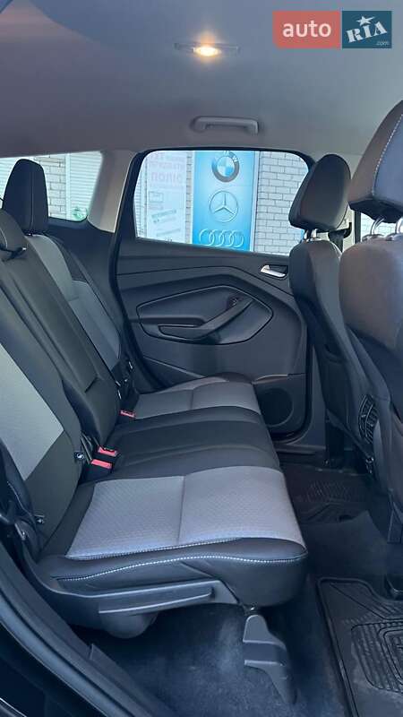 Внедорожник / Кроссовер Ford Escape 2016 в Днепре