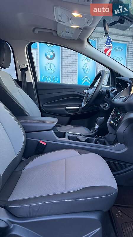 Внедорожник / Кроссовер Ford Escape 2016 в Днепре