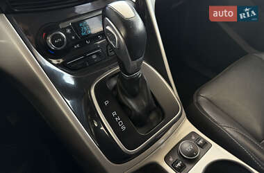 Внедорожник / Кроссовер Ford Escape 2013 в 