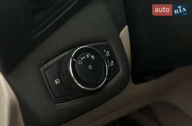 Внедорожник / Кроссовер Ford Escape 2014 в 