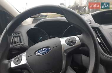 Внедорожник / Кроссовер Ford Escape 2014 в 