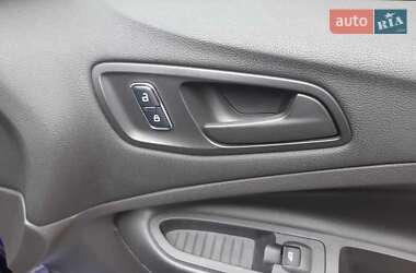 Внедорожник / Кроссовер Ford Escape 2014 в 