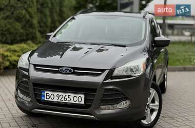 Позашляховик / Кросовер Ford Escape 2015 в 