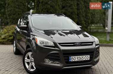 Позашляховик / Кросовер Ford Escape 2015 в 