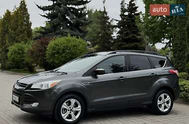 Позашляховик / Кросовер Ford Escape 2015 в 