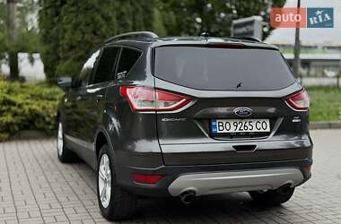 Позашляховик / Кросовер Ford Escape 2015 в 