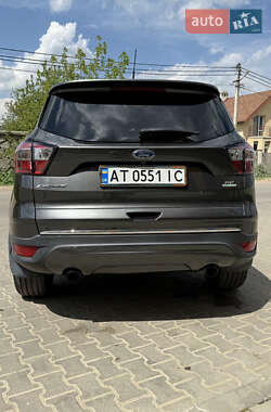 Позашляховик / Кросовер Ford Escape 2017 в 