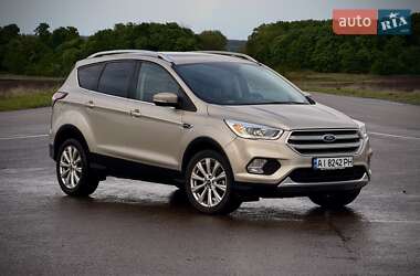 Позашляховик / Кросовер Ford Escape 2017 в Києві