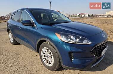 Позашляховик / Кросовер Ford Escape 2020 в 