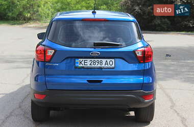 Позашляховик / Кросовер Ford Escape 2019 в 