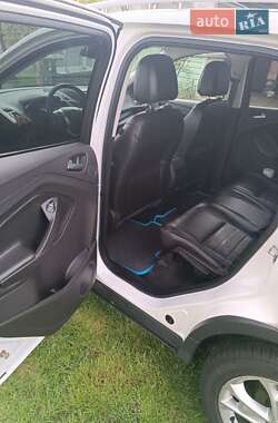 Внедорожник / Кроссовер Ford Escape 2014 в 