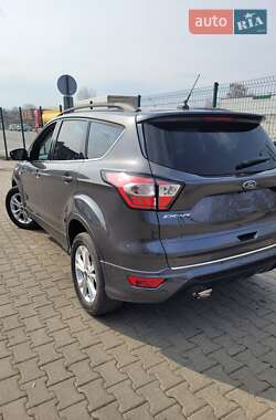 Позашляховик / Кросовер Ford Escape 2018 в Чернівцях
