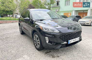 Внедорожник / Кроссовер Ford Escape 2019 в 