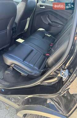 Внедорожник / Кроссовер Ford Escape 2020 в 