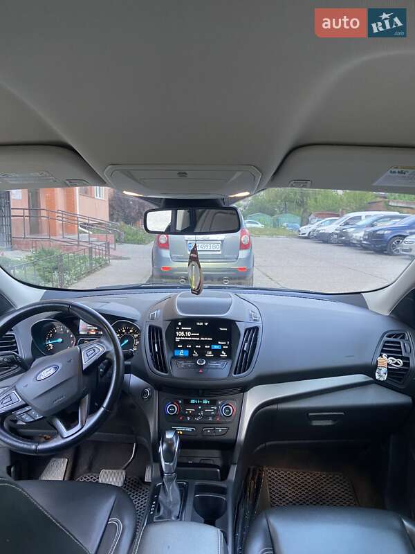 Позашляховик / Кросовер Ford Escape 2019 в 