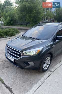 Позашляховик / Кросовер Ford Escape 2019 в 