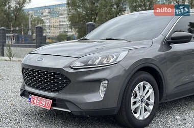 Внедорожник / Кроссовер Ford Escape 2022 в 