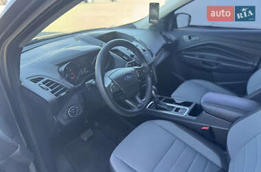 Внедорожник / Кроссовер Ford Escape 2018 в 