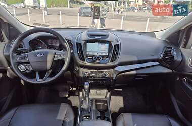 Внедорожник / Кроссовер Ford Escape 2016 в 