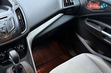 Внедорожник / Кроссовер Ford Escape 2015 в 