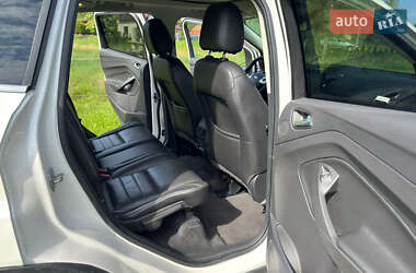 Позашляховик / Кросовер Ford Escape 2015 в 