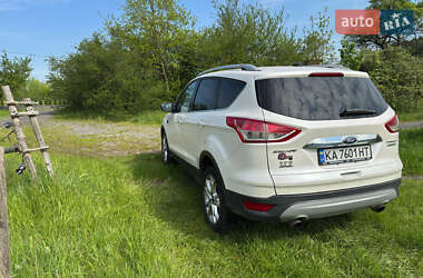 Позашляховик / Кросовер Ford Escape 2015 в 