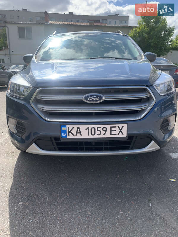 Внедорожник / Кроссовер Ford Escape 2018 в Киеве