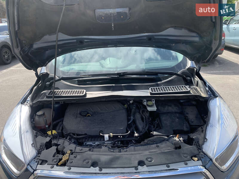 Внедорожник / Кроссовер Ford Escape 2018 в Киеве