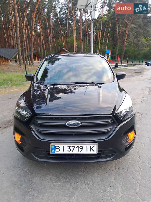 Внедорожник / Кроссовер Ford Escape 2019 в 