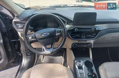 Позашляховик / Кросовер Ford Escape 2019 в 