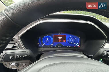 Внедорожник / Кроссовер Ford Escape 2020 в 