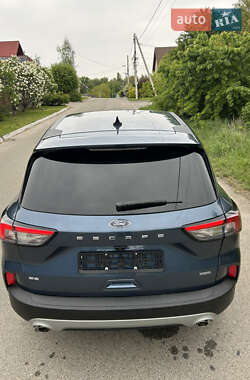 Внедорожник / Кроссовер Ford Escape 2020 в 