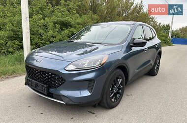 Внедорожник / Кроссовер Ford Escape 2020 в 