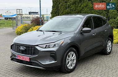 Позашляховик / Кросовер Ford Escape 2023 в 