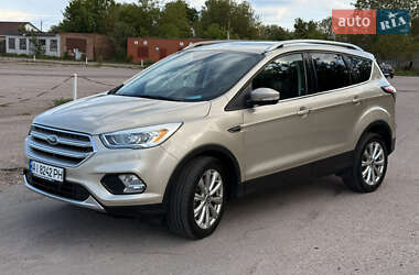 Внедорожник / Кроссовер Ford Escape 2017 в 
