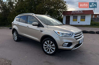 Внедорожник / Кроссовер Ford Escape 2017 в 