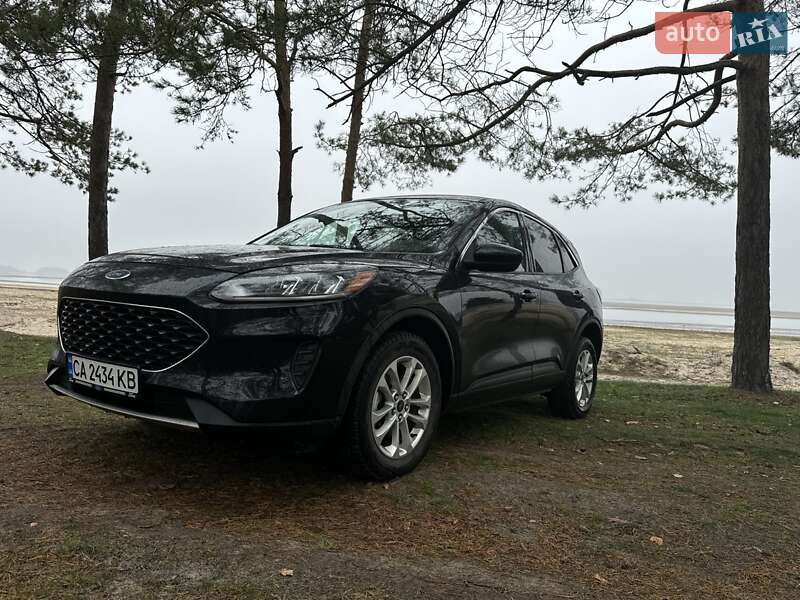 Внедорожник / Кроссовер Ford Escape 2021 в Черкассах