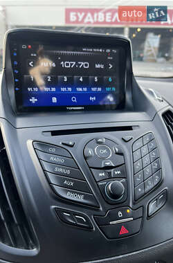 Позашляховик / Кросовер Ford Escape 2012 в 