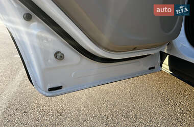 Позашляховик / Кросовер Ford Escape 2012 в 