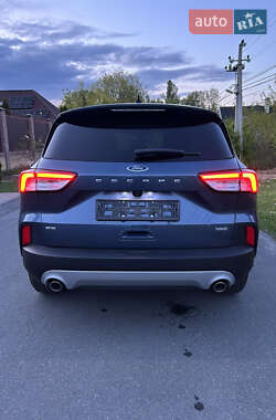 Внедорожник / Кроссовер Ford Escape 2020 в 
