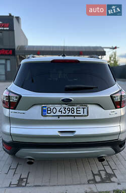 Позашляховик / Кросовер Ford Escape 2017 в 
