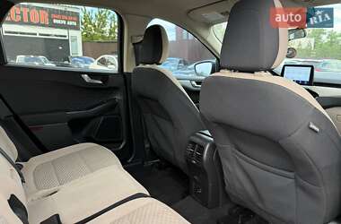 Внедорожник / Кроссовер Ford Escape 2020 в 