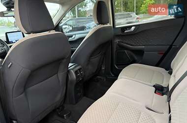 Внедорожник / Кроссовер Ford Escape 2020 в 