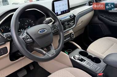 Внедорожник / Кроссовер Ford Escape 2020 в 
