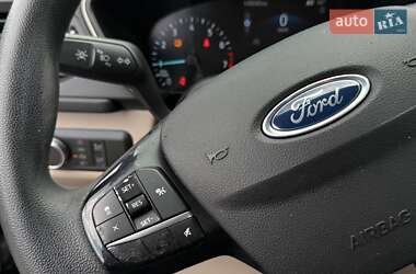Внедорожник / Кроссовер Ford Escape 2020 в 