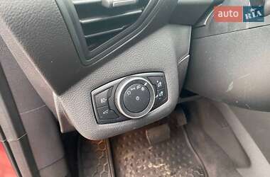 Позашляховик / Кросовер Ford Escape 2016 в 