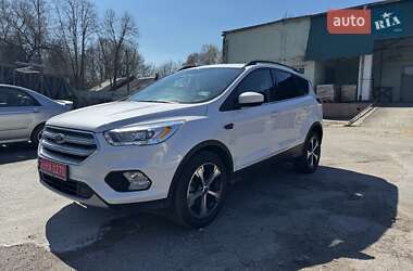 Позашляховик / Кросовер Ford Escape 2017 в Чернігові