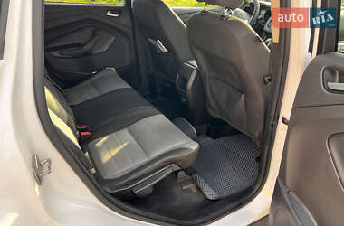 Внедорожник / Кроссовер Ford Escape 2014 в 