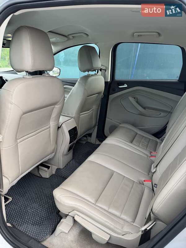 Внедорожник / Кроссовер Ford Escape 2015 в Шепетовке